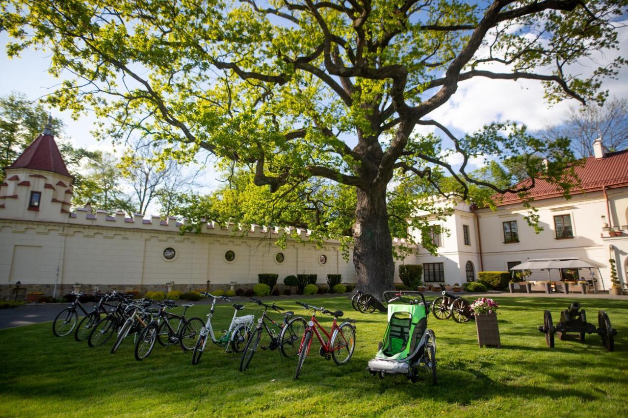 Zamek Dubiecko Hotel Exterior foto